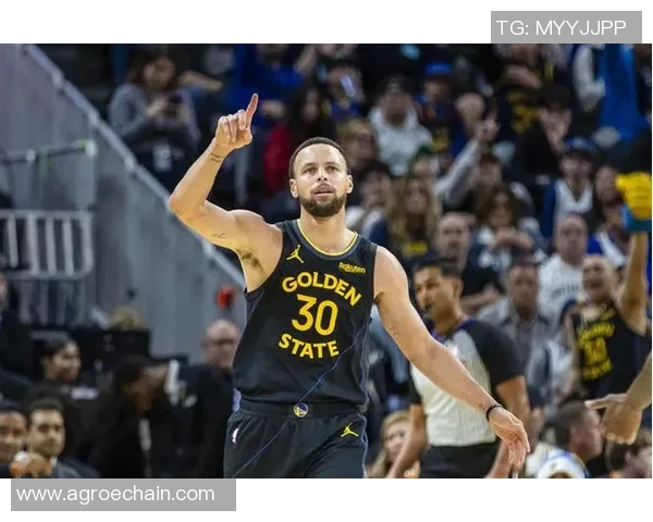 自全明星后的5场比赛克尼佩尔命中26记三分，领跑同期球员